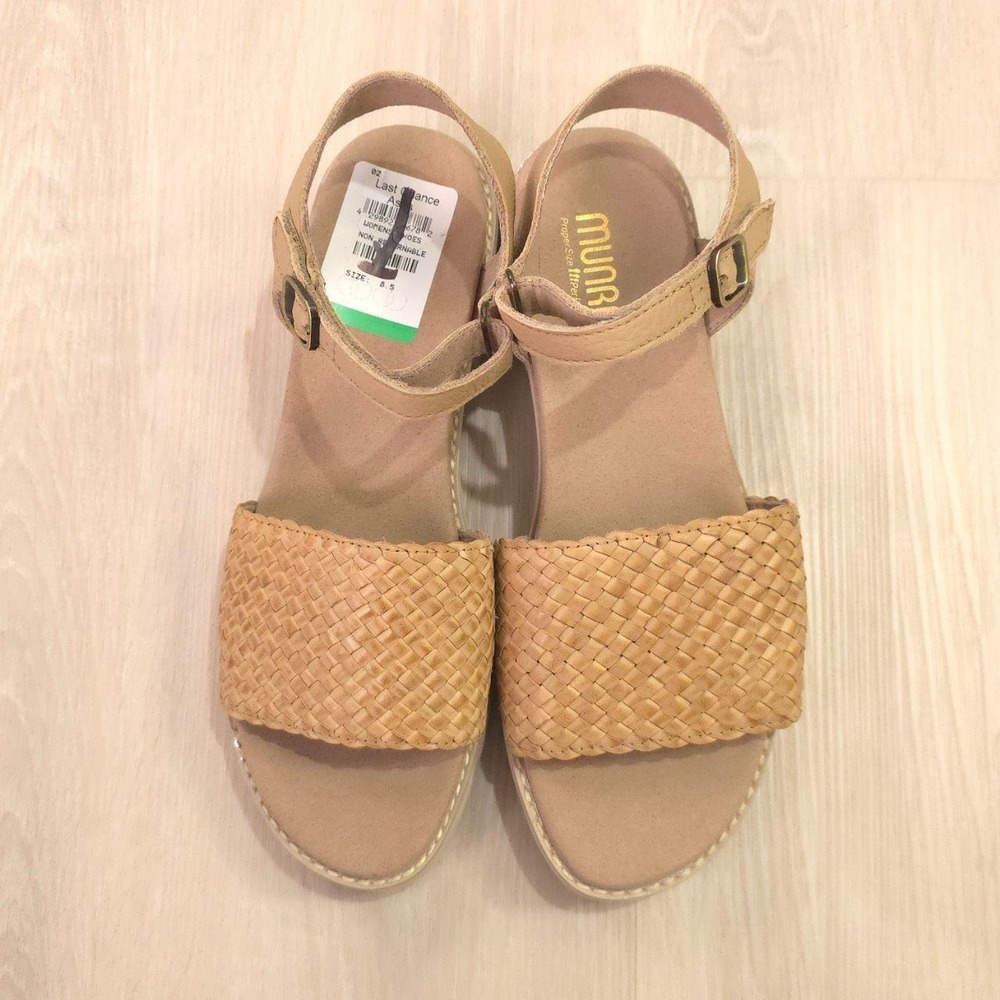 Munro Munro - Women's Conner Ankle Strap Platform Sandal - Size 8.5